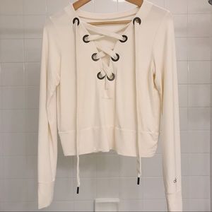 Alo Yoga Ideal Long sleeve top in Pristine